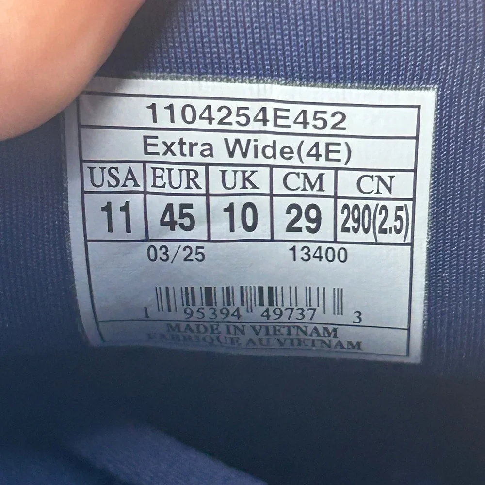 Brooks good used